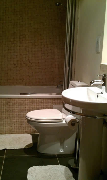 
        Bathroom Holiday Apartment Scarborough